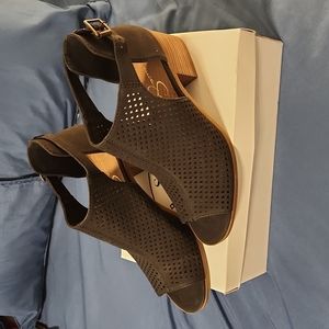 Jessica Simpson size 8.5, black peep toe sandals